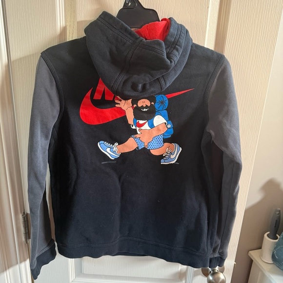 Nike Hoodie Kid's Large Pullover Sportswear Club Logo Bearded Man Black Boy's - Picture 6 of 6